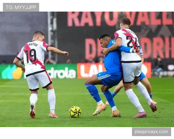 维尼修斯速度与盘带双线闪耀 助力球队锋线全面提速