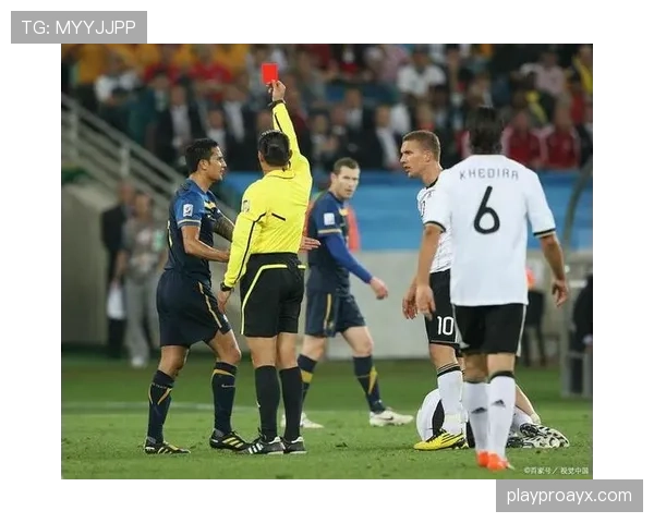 未报名球员入场违反规则如何判罚？裁判细节全解析